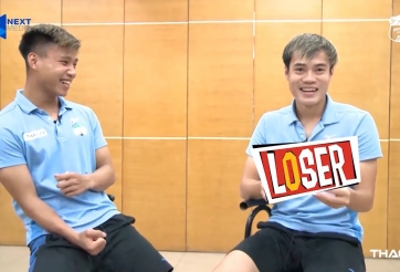 VIDEO: Văn Toàn khiến Văn Thanh 'suýt gãy tay' trong hình phạt đá nắp chai