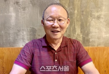 HLV Park Hang-seo: 'Sẽ là thiếu trách nhiệm nếu rời Việt Nam lúc này'