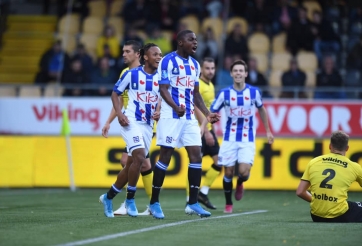 Văn Hậu tiếp tục dự bị, Heerenveen đại thắng Venlo