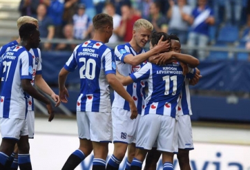 Văn Hậu ngồi dự bị, Heerenveen đè bẹp đội bóng hạng dưới