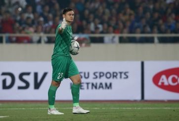 VIDEO: Quang Hải chỉ hướng giúp Văn Lâm đẩy thành công quả penalty