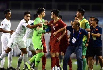 VIDEO: HLV Park Hang-seo đòi ăn thua đủ với cầu thủ U22 Indonesia