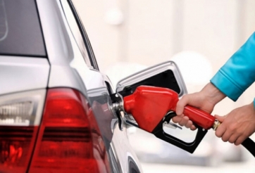 Đổ đầy bình xăng trong những ngày nắng nóng, liệu có gây cháy nổ?