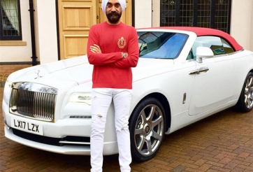 'Chất chơi' của tỷ phú Ấn Độ: Mua 7 chiếc Rolls-Royce trùng màu với khăn đội đầu