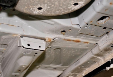 Sơn phủ gầm ô tô và kinh nghiệm khi sơn phủ gầm xe