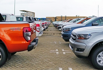 Tăng phí trước bạ, giá xe có thể bị đội lên hàng trăm triệu đồng