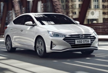 Giá xe Hyundai Elantra sau khi giảm 50% phí trước bạ còn bao nhiêu? 