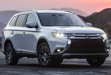 Giá xe Mitsubishi Outlander giảm 'không phanh' gần 200 triệu