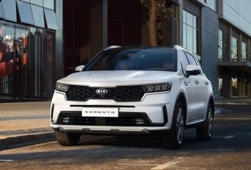 Giá xe Kia Sorento giảm sốc, đại lý ưu đãi tới 100 triệu tiền mặt