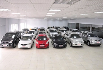 Lần đầu mua ô tô, nên chọn đầu tư xe mới hay xe cũ?