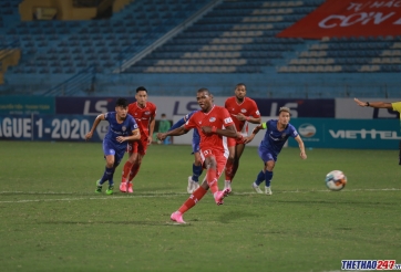 Video: Bruno mở tỉ số cho Viettel trên chấm phạt đền