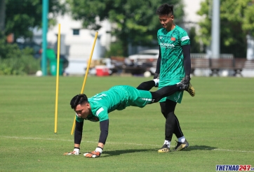 VIDEO: Thủ môn U22 Việt Nam bị mắng vì nhảy dây không đạt yêu cầu
