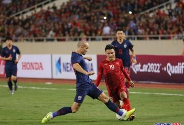 Quang Hải và dàn tuyển thủ đối đầu Độ Mixi trong trận cầu ủng hộ miền Trung