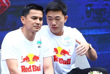 Báo Thái lo lắng khi Kiatisak 'hiến kế' cho bóng đá Việt Nam