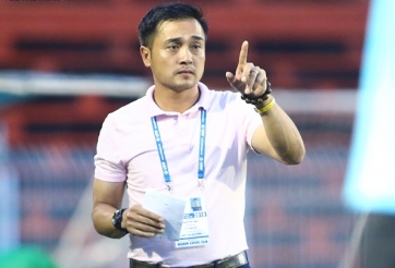 HLV Đức Thắng dành lời khen đặc biệt cho Kiatisak và học trò