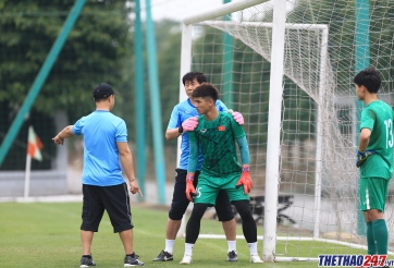 Thủ môn U18 Việt Nam 'ăn hành' của HLV từng dự World Cup