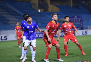 HLV từng vô địch châu Âu: 'Tôi chưa gặp tình huống này trong sự nghiệp'