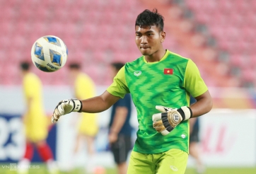 Chấn thương nặng, thủ môn U22 Việt Nam không được chữa trị