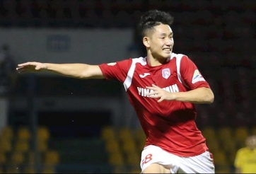 HLV Phan Thanh Hùng khen ngợi bàn thắng 'hiếm có' của Hai Long