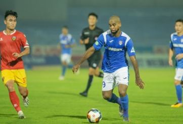 Thi đấu tệ hại, ngoại binh Than QN vẫn được HLV tin tưởng