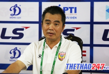 'Cầu thủ HLHT như những chiếc thuyền chòng chành trước sóng'