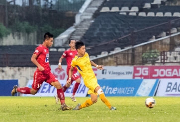 HLV SLNA dành lời khen cầu thủ mùa đầu chơi V.League