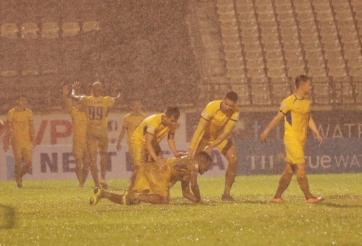 Hai học trò HLV Park nhận vô vàn lời khen sau trận kịch chiến