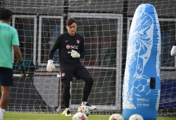 Đặng Văn Lâm nỗ lực ghi điểm với thầy mới