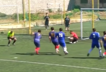 VIDEO: Những khoảnh khắc siêu hài hước của trọng tài