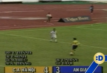 VIDEO: Pha đá phản lưới nhà nổi tiếng nhất Việt Nam