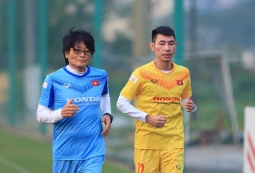 Tân binh ĐT Việt Nam phải tập riêng với bác sĩ