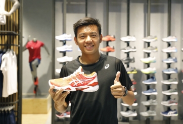 Tay vợt Tennis số 1 Việt Nam có nhà tài trợ mới