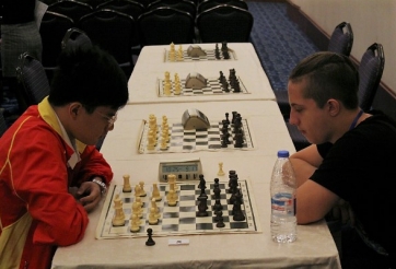 Thần đồng Anh Khôi 'gây sốc' tại giải cờ chớp trẻ VĐTG 2017