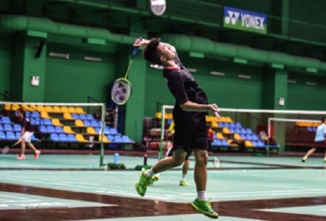 Video: Tay vợt 17 tuổi VN thi đấu ngang ngửa hạt giống số 4 