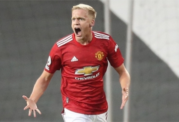 Huyền thoại Hà Lan chỉ trích MU không biết dùng người