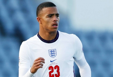 Huyền thoại MU chỉ trích HLV tuyển Anh, bênh vực gà nhà