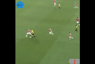 VIDEO: Cầu thủ biến đối phương thành trò hề với 4 pha xỏ háng liên tiếp