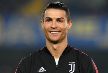 Không ghi bàn, Ronaldo vẫn được ‘đưa lên mây’