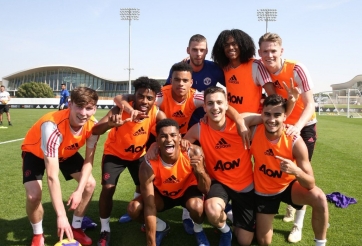 Rashford ước được chơi bóng cùng cháu Nani