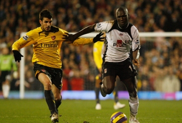 Cựu danh thủ Ngoại hạng Anh qua đời ở tuổi 42