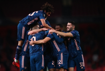 Arsenal 'hủy diệt' đối thủ trong cơn mưa bàn thắng