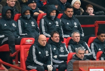 MU chào bán ngôi sao hàng thủ với giá rẻ gấp 45 lần Pogba