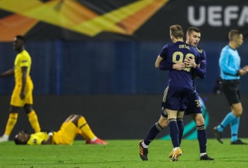 Địa chấn xảy ra, 'đội bóng tí hon' loại Tottenham khỏi Europa League