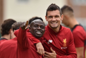 Cựu cầu thủ Liverpool dấn thân MMA, bị quật ngã trong 2 giây