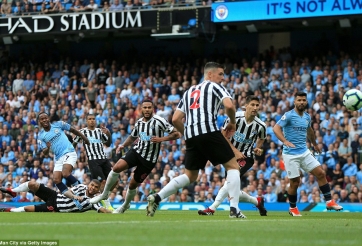 Aguero tịt ngòi, Man City thắng nhọc Newcastle