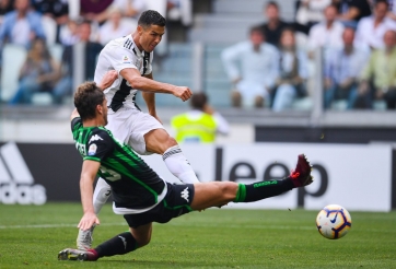 Giải cơn khát bàn thắng, Ronaldo nhận lời chúc đặc biệt từ FIFA