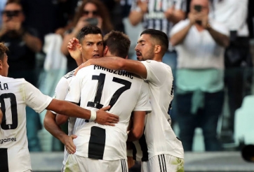 Ronaldo hóa 'chân kiến tạo', Juventus đả bại Napoli đầy kịch tính