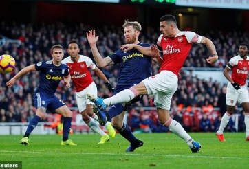 Hàng công rực sáng, Arsenal mở bữa tiệc bàn thắng trước Fulham