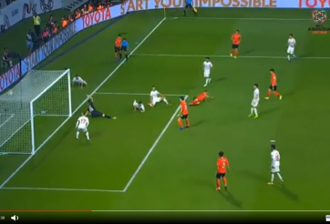 VIDEO: Bàn thắng mở tỷ số bất ngờ cho Hàn Quốc của Hwang Ui-jo