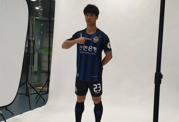 Công Phượng cực ngầu trong buổi chụp hình của Incheon United